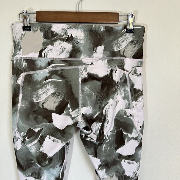 Athleta Women's Ultimate Stash II Capri Painted Energy Olive Size Large L - Picture 6 of 8